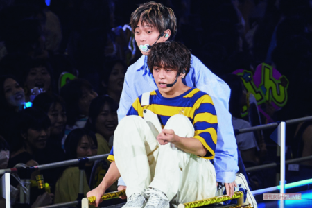 『花道チキンレース』をするKinɡ＆Prince・永瀬廉、高橋海人（撮影／廣瀬靖士）