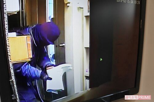 防犯カメラには神尾容疑者が長靴を盗む瞬間が鮮明に映っていた