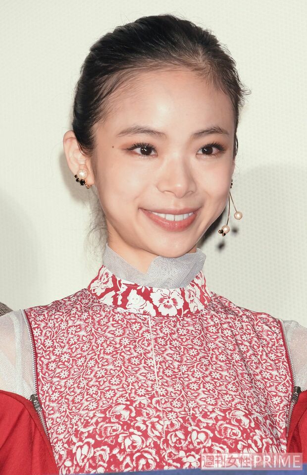 趣里