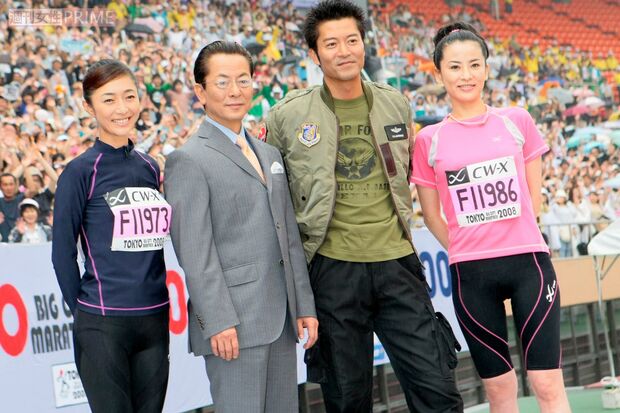 '07年の『相棒−劇場版−』での鈴木沙羽さん（写真右）