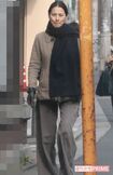 '10年2月23日、娘を幼稚園に送り届けて帰宅する江角マキ子