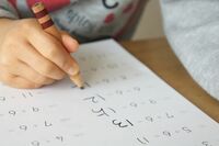 早生まれって不利なの? 最終学歴に明らかな差!? 早生まれが多いプロスポーツは?