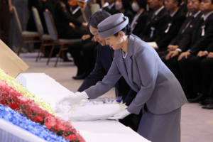 「1.17のつどい－阪神・淡路大震災30年追悼式典」に出席された天皇、皇后両陛下（2025年1月17日）