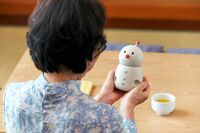 ロボット、電球、トイレが老親を救う!離れていても安心な「最新見守りサービス」6選