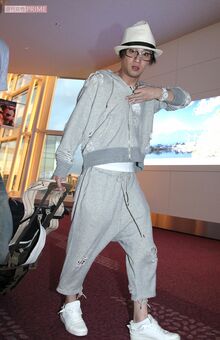 2012年、ロンドン五輪より帰国する中居正広(羽田空港)