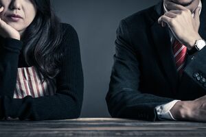 愛しているからといって、相手を縛り付けることでいい関係が築けるわけではない（写真はイメージです）