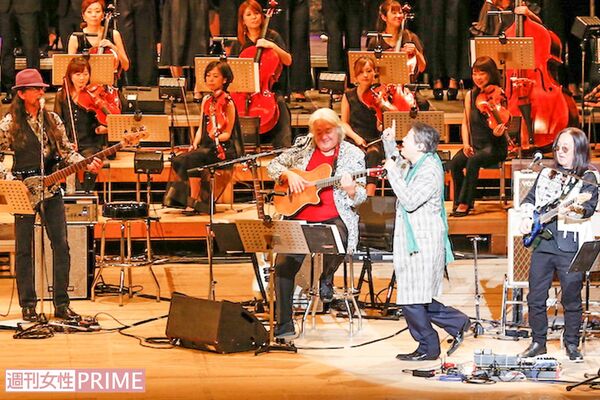 コンサートは総勢約100名におよぶ大舞台。ストリングス(弦楽)とクワイヤー(合唱)を迎え、さらにゴダイゴのフルメンバーでのスペシャルコンサートが実現した。撮影/森田晃博