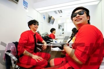 「8.6秒バズーカーを押さえろ!」完売続出で劇場で奪い合い