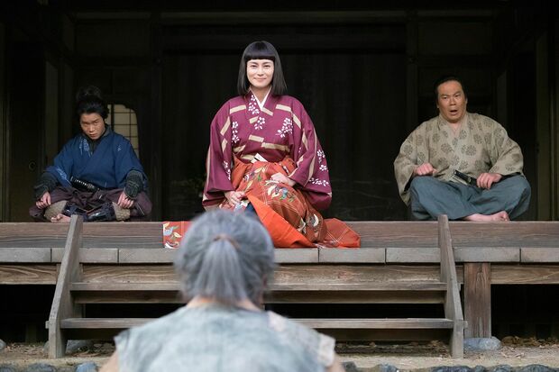 城主となった直虎に、試練が降りかかる。農民から貸借関係を破棄する徳政令を求められるが……　(c)NHK