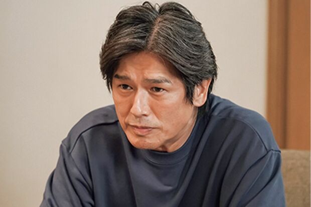 舞の父親の岩倉浩太（高橋克典）（NHK朝ドラ『舞いあがれ！』より）