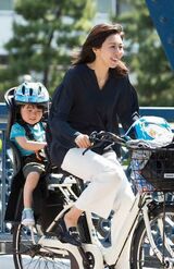 松嶋菜々子演じるヒロインの吉良奈津子は、出産と育児休暇を経て、3年ぶりに職場復帰したワーママ　（C）フジテレビ