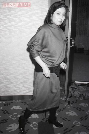 '85年11月に主演ドラマ『澪つくし高校連続殺人事件』の会見にて。当時32歳で長男を妊娠して6か月。腹囲は75センチになり「静かにしていると、ときどき動く」と話すなど、母になる喜びにあふれていた