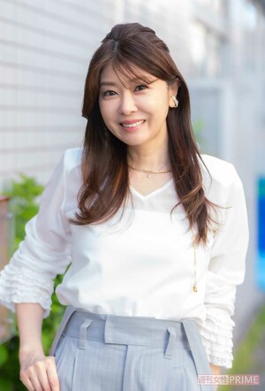矢部美穂さん。1977年生まれ。グラビアやバラエティー番組を中心に人気を集める。飲食店「YABEKE」を経営。