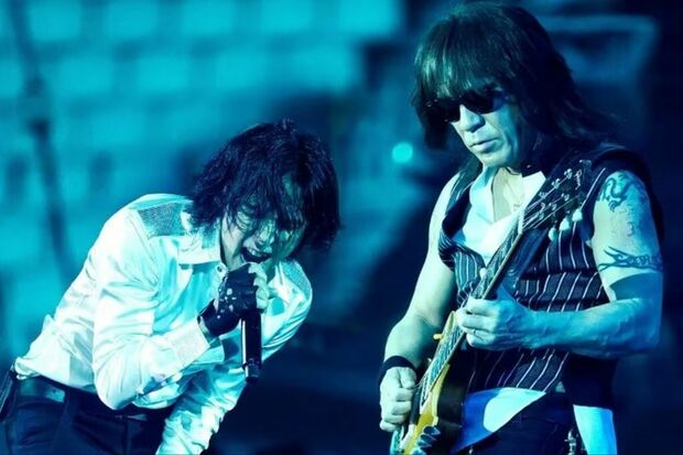 ライブこそ、B'zの醍醐味とファンは口を揃えて言う（画像はWOWOW公式サイトより）