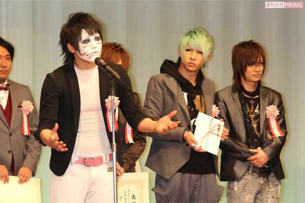 『第22回東京スポーツ映画大賞』授賞式でのゴールデンボンバー