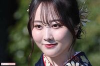 本田望結、制服風衣装の最新ショットに「パツパツじゃない?」「シルエットがごつい」驚きの声が続出