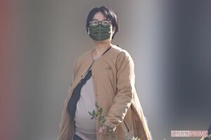 出産を目前に控えたイモトアヤコの散歩風景（2021年12月）