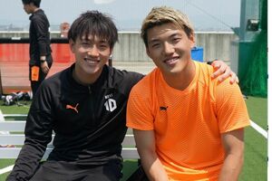 堂安憂氏（左）と律選手（『NEXT10FootballLab』インスタより）