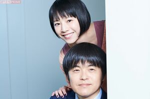 （写真上から）夏帆、バカリズム　撮影／山田智絵