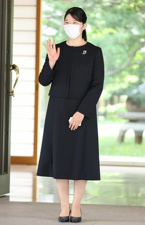 '22年、天皇、皇后両陛下をお見送りした愛子さま　撮影／JMPA