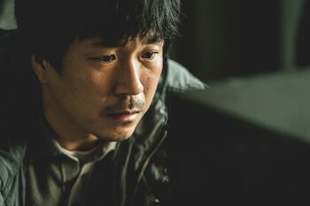 チン・ギョンフン(ヤン・イクチュン) Netflixシリーズ『地獄が呼んでいる』独占配信中