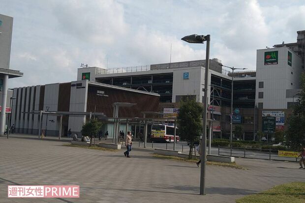 服部恭太容疑者が現行犯逮捕された国領駅