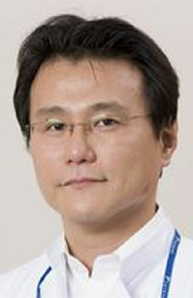 大野智先生●島根大学医学部附属病院臨床研究センター・教授。補完代替医療や健康食品に詳しく、厚生労働省「『統合医療』情報発信サイト」の作成に取り組むほか、日本緩和医療学会ガイドライン統括委員（補完代替療法分野担当）も務める。