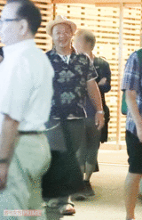 ドラマ『警視庁ゼロ係～生活安全課なんでも相談室～THIRD SEASON』の打ち上げで、TKO木下は談笑しながら外に（'18年）