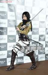 進撃の巨人の原作さながらに『立体機動装置』と『超硬質ブレード』を装備した宇垣美里（2019年7月4日）