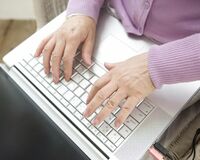 人生二毛作時代、地域ビジネスで活躍する共働きシニアが増加中