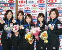 初のメダルに輝いた女子カーリング 残念ながら報奨金はなし