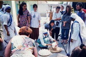 松山照紀さんがインドでマザー・テレサが立ち上げた慈善施設・死を待つ人の家を訪れたとき(本人提供)
