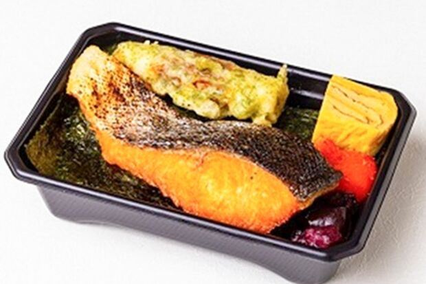 『お江戸弁当』浅草の銀鮭海苔弁当　972円（画像提供／『ロケなび！』）