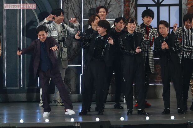 『カウコン2019-2020』に出演した嵐