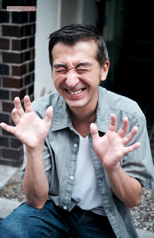 サービス精神が旺盛な黒田勇樹は、撮影中におちゃめなポーズを自ら次々と披露してくれた（撮影/山田智絵）