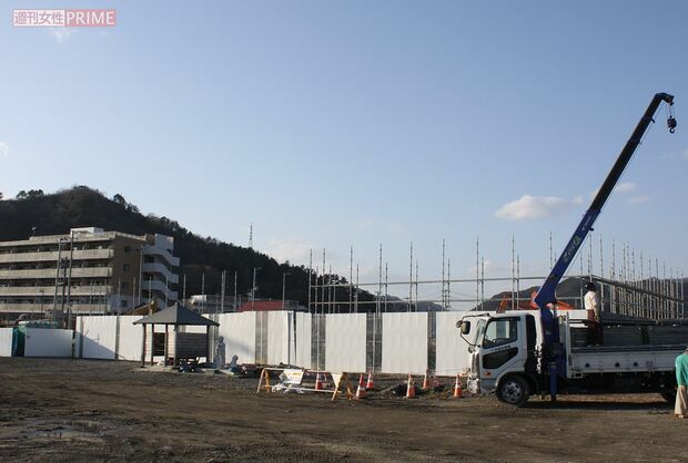 解体された旧庁舎。遺族は跡地にモニュメント設置を求めている