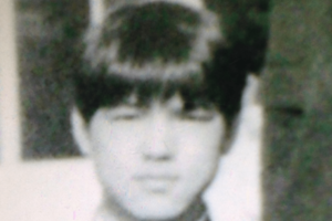 中学校の卒業式で。サッカーと学業の文武両道で生徒会長も務めた