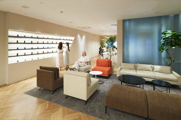 『X_VISION inspired by PloomX』2階はショップエリアに