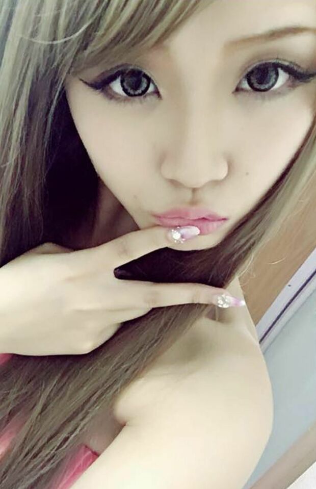 亡くなった初音さんは小顔のクールビューティーだった（SNSより）