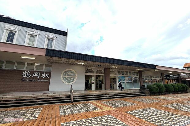 芳根京子の『＜生＞旅』最新回のオープニングカットを撮影したJR鶴岡駅　撮影／編集部
