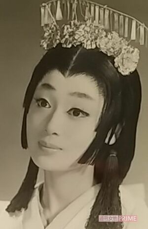 宝塚歌劇団の公演に出ていたときの浜木綿子さん。透き通るような白い肌!　写真提供／本人