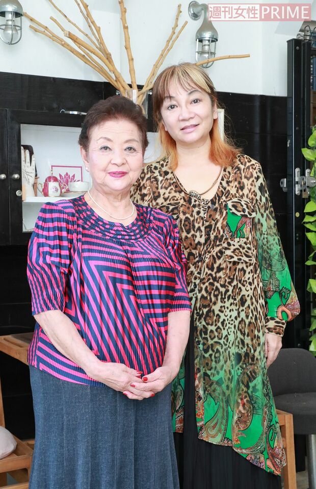 あっという間に仲良くなった小笠原祐子さんと岩井志麻子さん