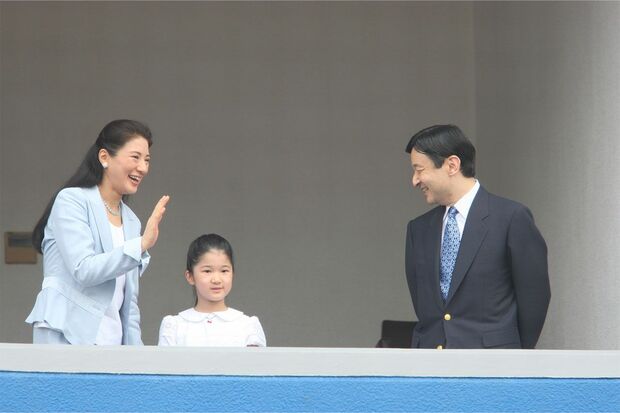 2009年7月、愛子さま初の神宮球場。陛下のまなざしは今と変わらず温かい