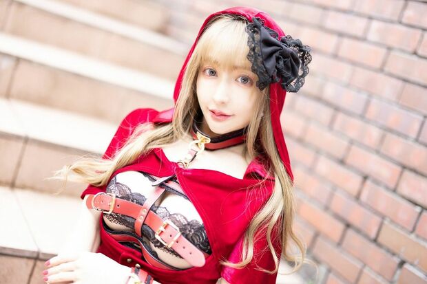 「来店コスプレイヤー」として活動する神崎りのあさん