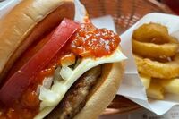 マック、モス、ロッテリア、ケンタ…ファストフード7社の「チーズバーガー」食べ比べ！とろけ度、チーズ感…