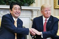 安倍さん大丈夫?『米国の老いぼれ狂人』来日で『チビのロケットマン』が動き出す危険性
