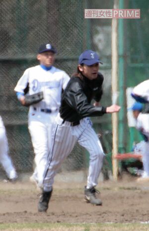 2006年4月、ジャニーズチームで草野球を楽しむ堂本光一2