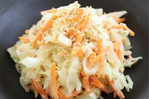 キャベツとにんじんのかつお節あえ