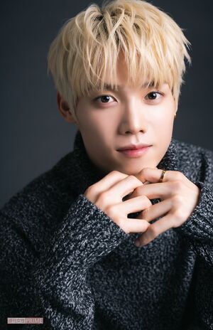 木村柾哉（INI）　スタイリスト／岡本健太郎　ヘアメイク／武井さやか（MASTERLIGHTS）