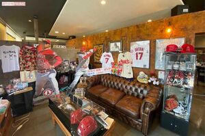 奥州市の『hair&spa Seems』には大谷翔平関連の品が多数